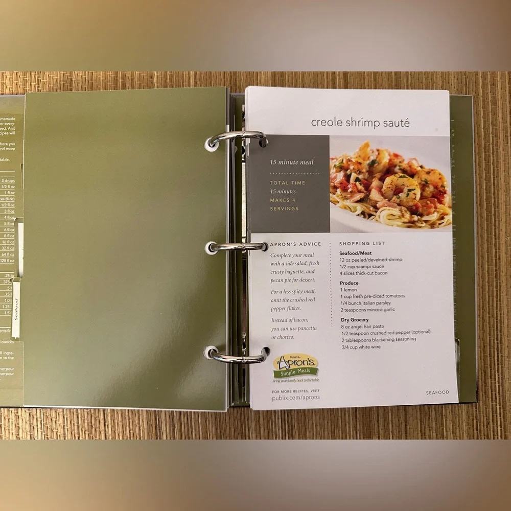 Publix Aprons Simple Meals Binder With Recipes And Tabs Cookbook
